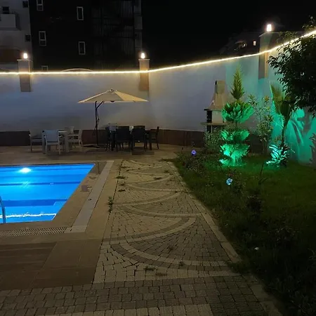 2+1 Denize 100 Mt ألانيا