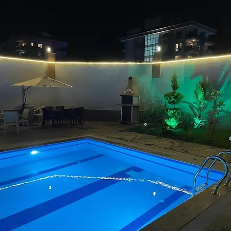 2+1 Denize 100 Mt Alanya